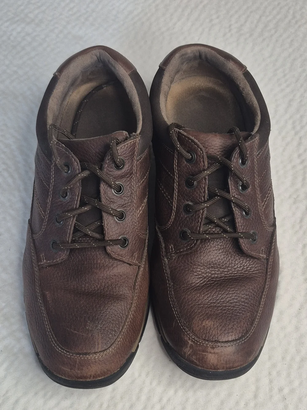 Clarks Mens Brown Leather Waterproof Sneaker Lace-Up Rubber Outsole Casual